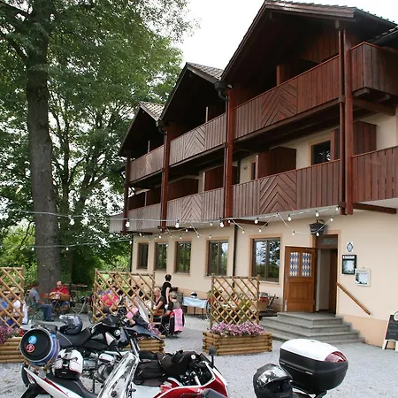 Gasthuis Berggasthof Hinhart *